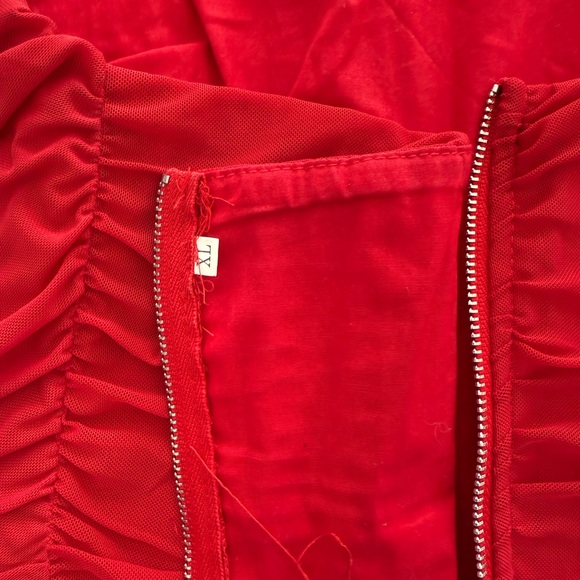 Red/ wine  flattering corset top XL - Picture 3 of 3